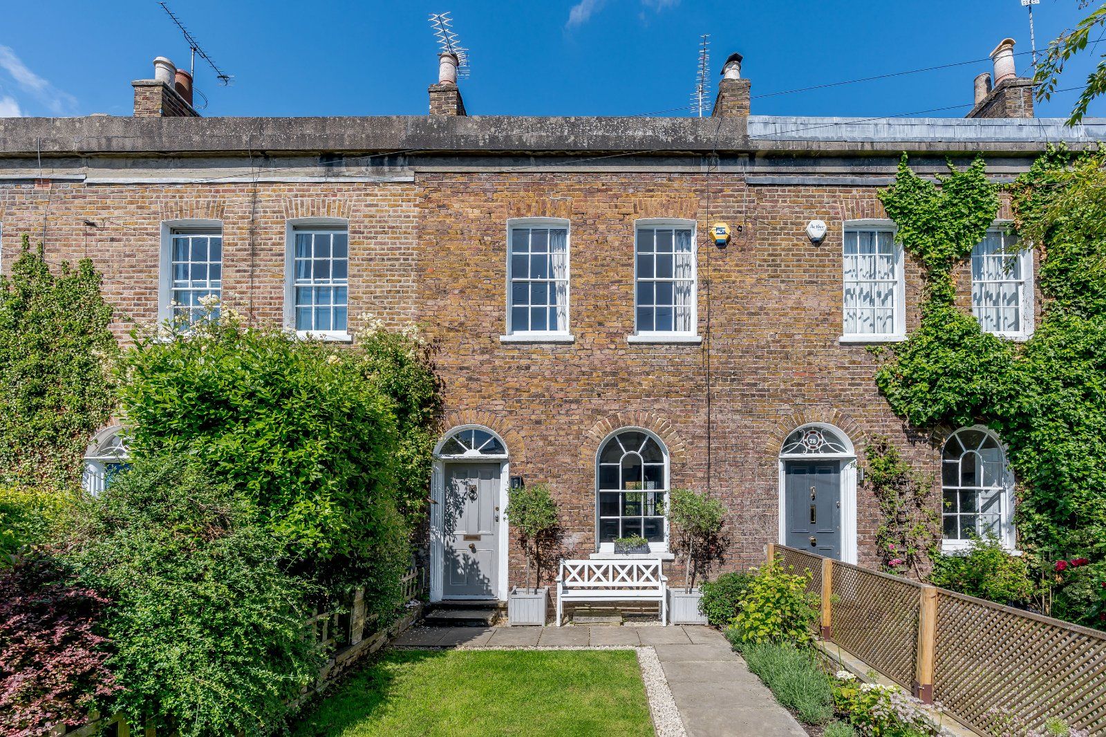 3 bed terraced house for sale in Adelaide Square, Windsor SL4 Zoopla