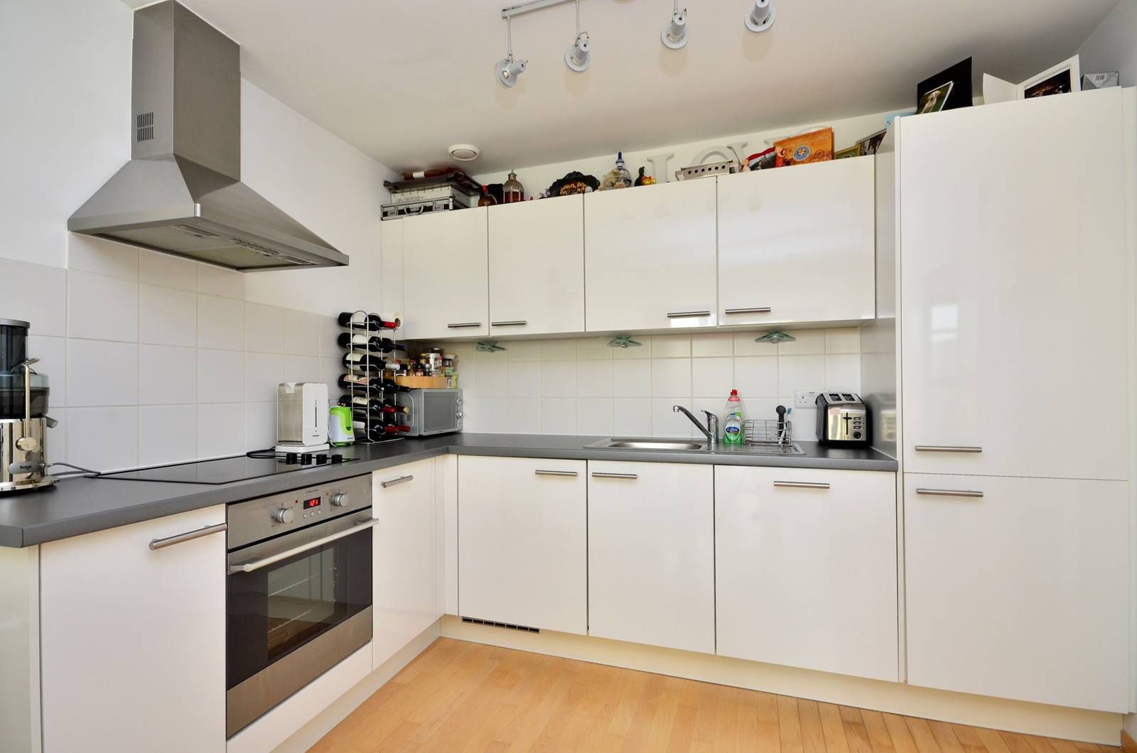 Petergate, Clapham Junction, London SW11