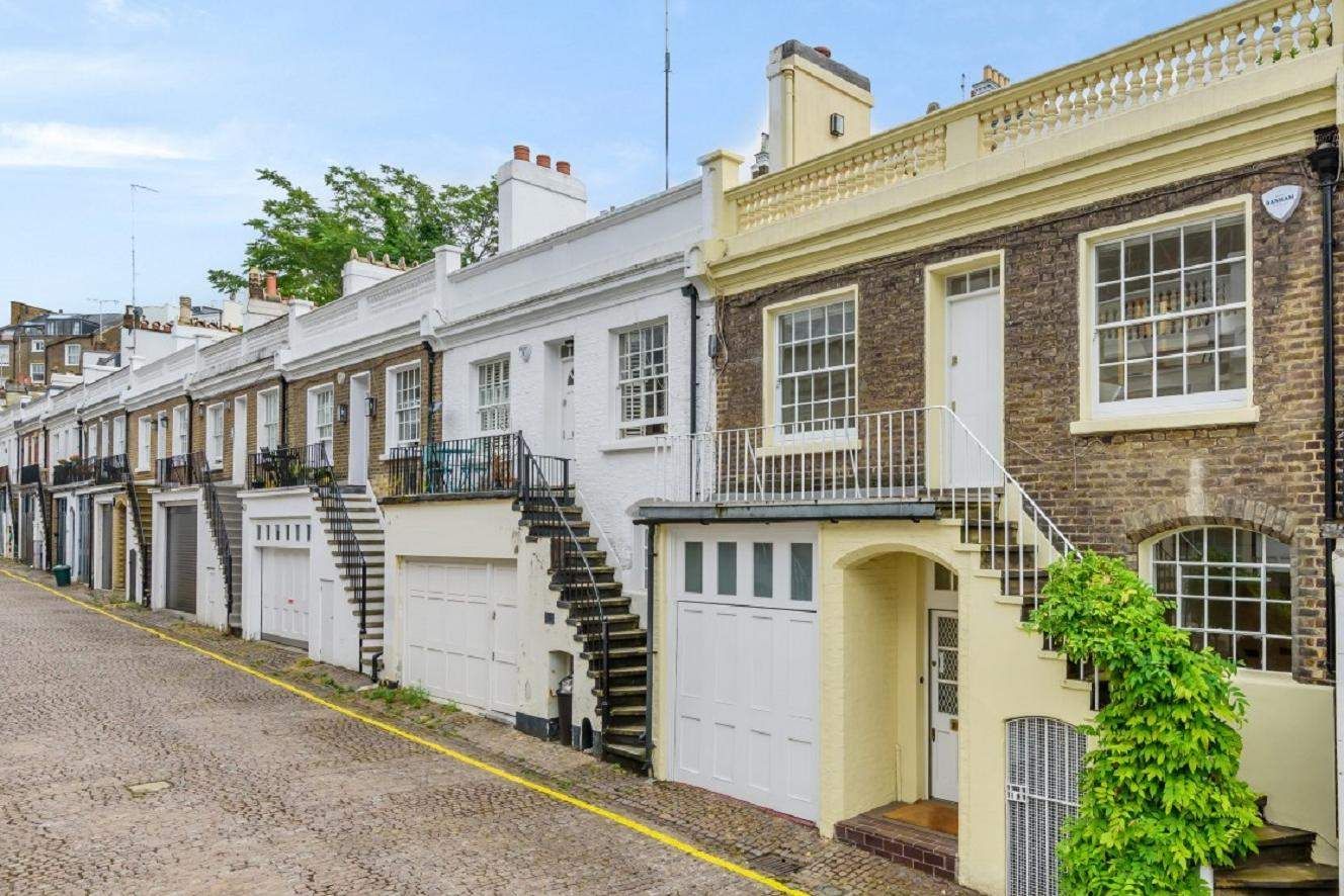 3 bed mews house for sale in Holland Park Mews, London W11 Zoopla