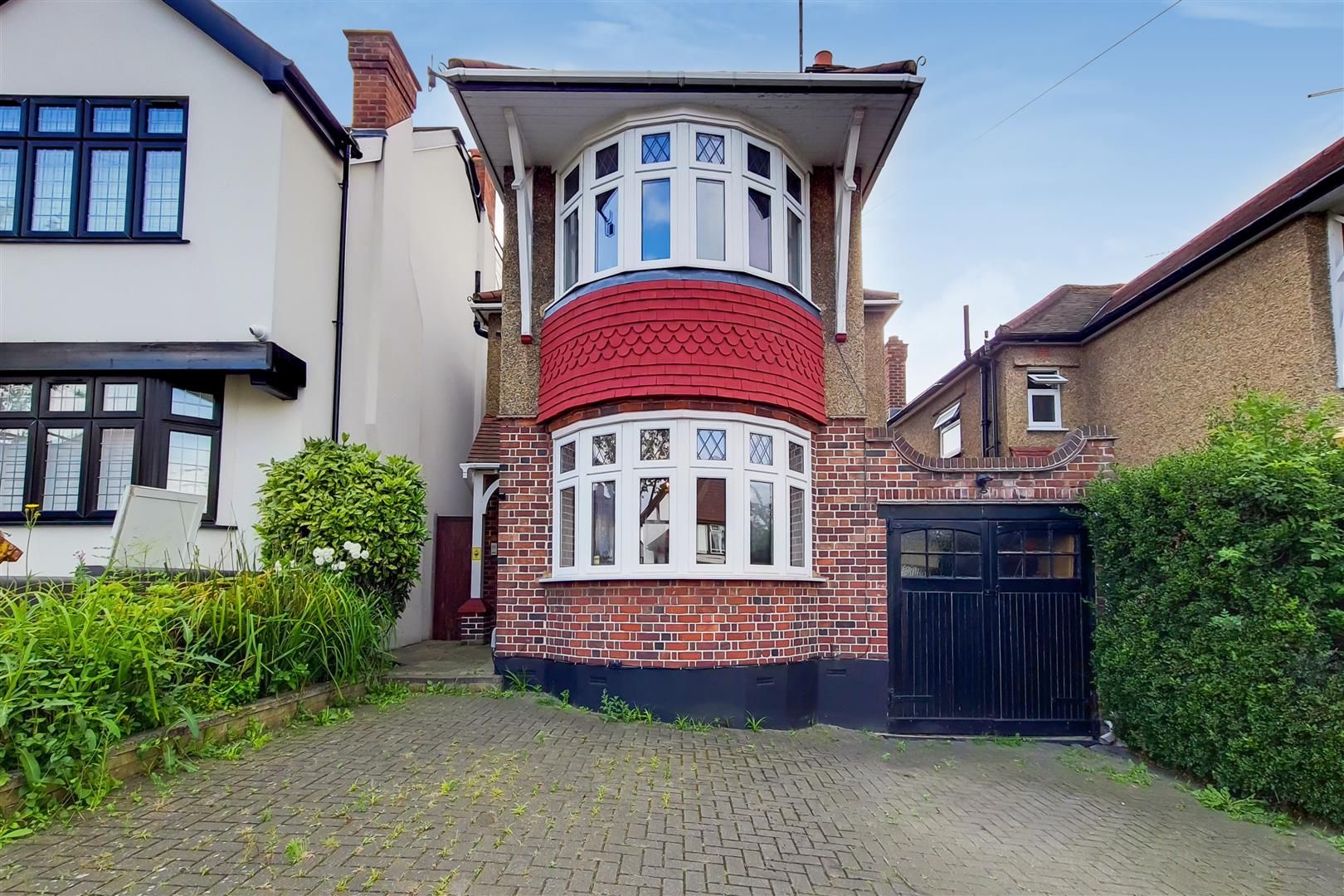 Broadfields Avenue Winchmore Hl N21  