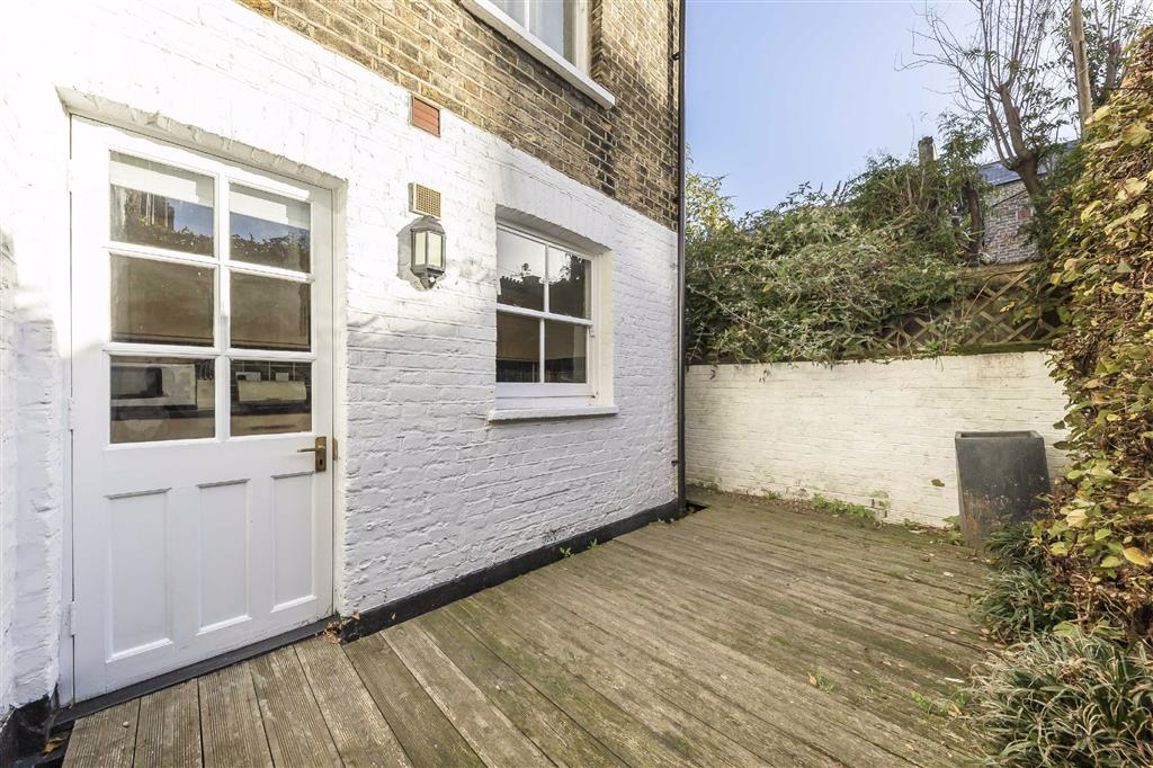 4 bed property for sale in Henshaw Street, London SE17 Zoopla