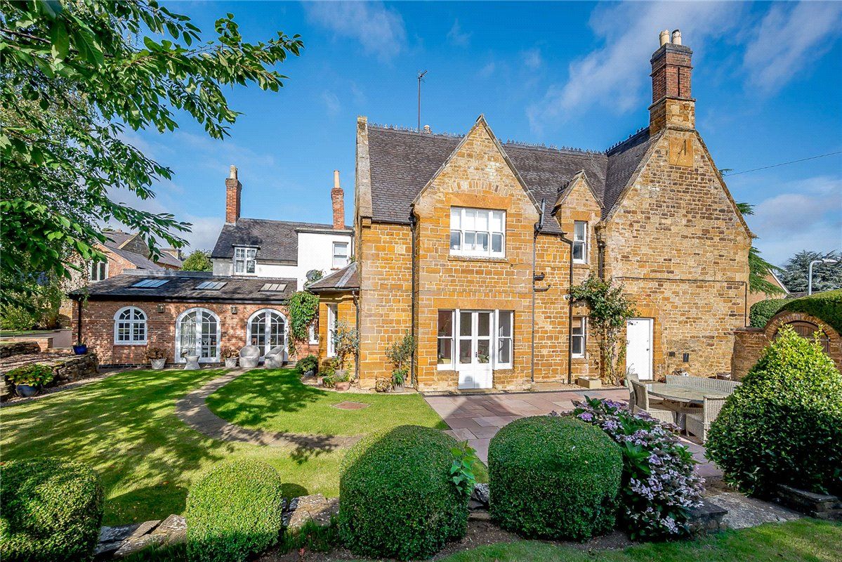 5 bed semidetached house for sale in Welford Road, Chapel Brampton