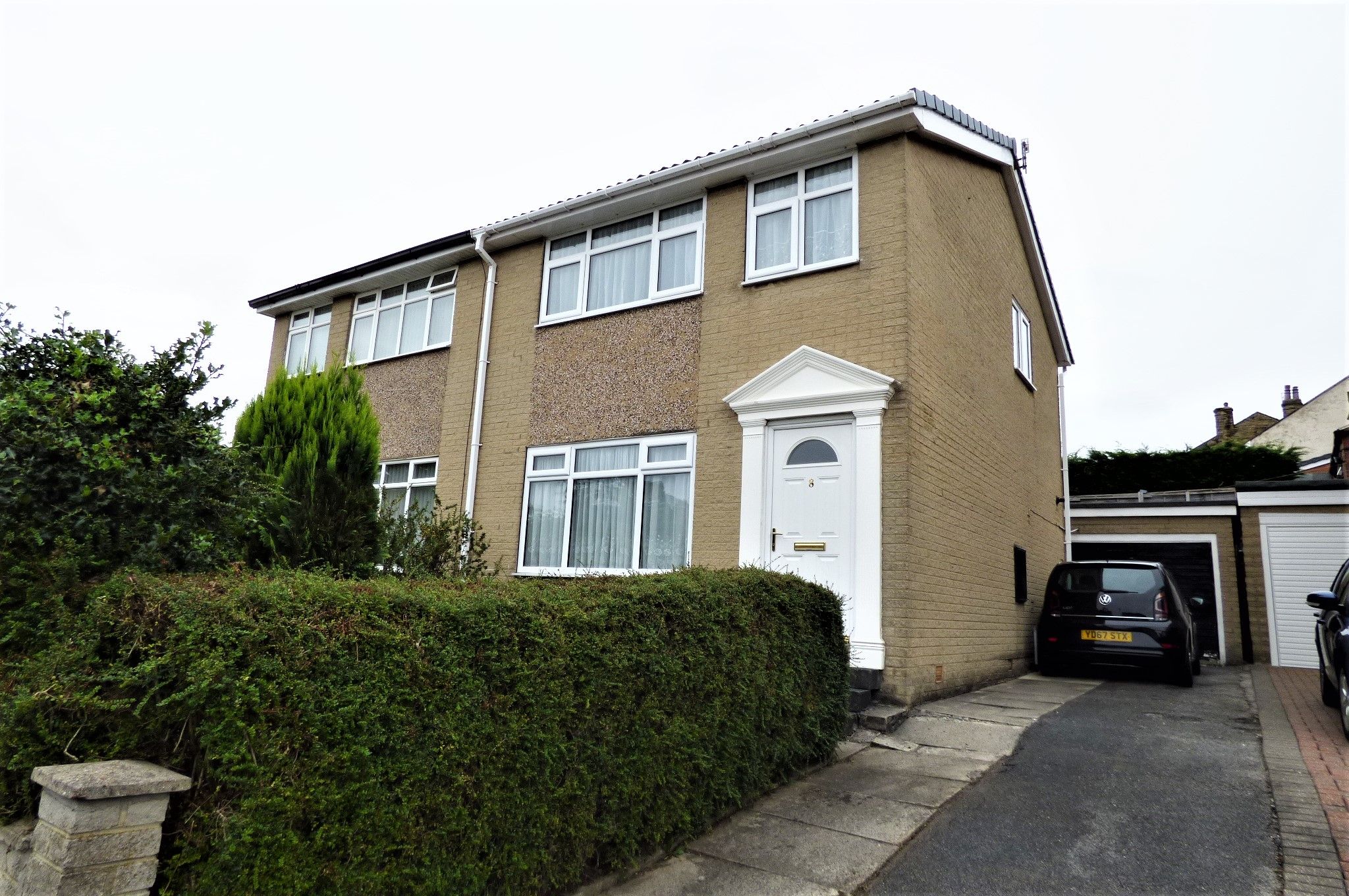 3 bed semidetached house for sale in Beecroft Gardens, Bramley LS13