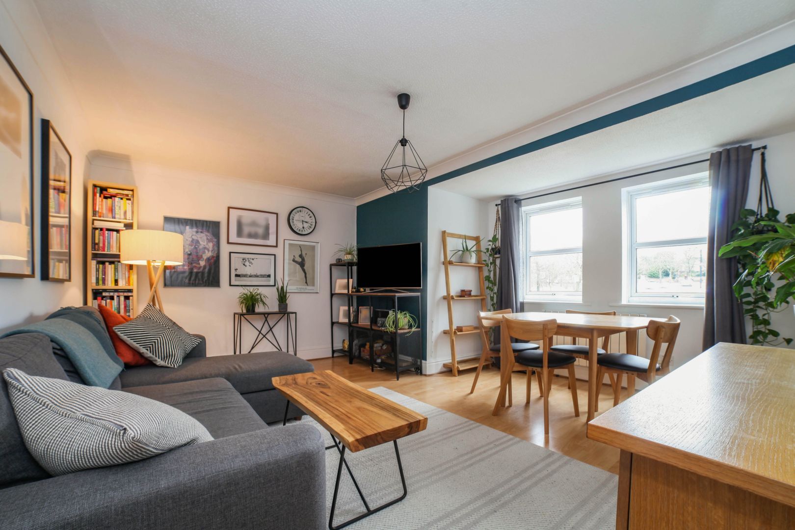 2 Riggindale Road, London SW16