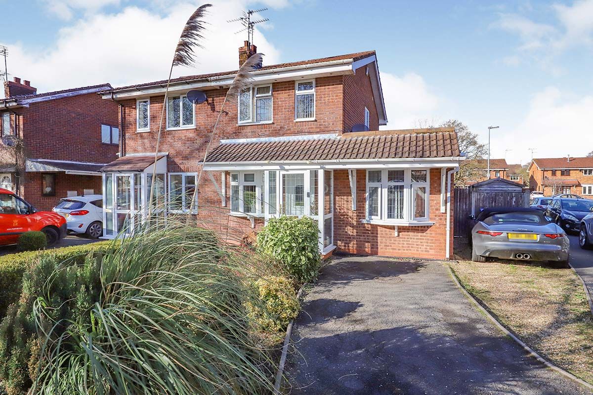3 bed semidetached house for sale in Gleneagles Road, Perton