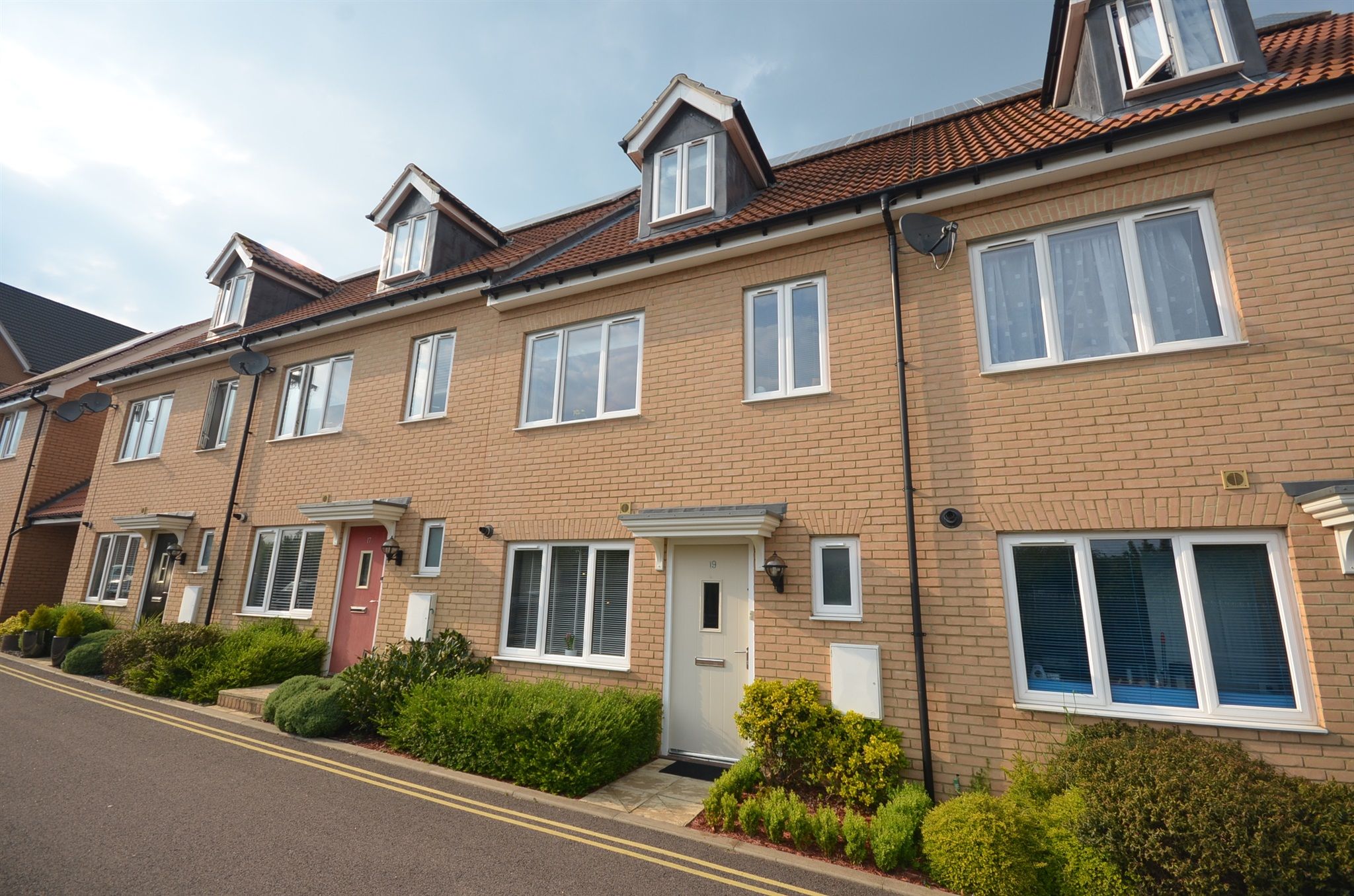 4 bed town house for sale in Thomas Way, Braintree CM7 Zoopla