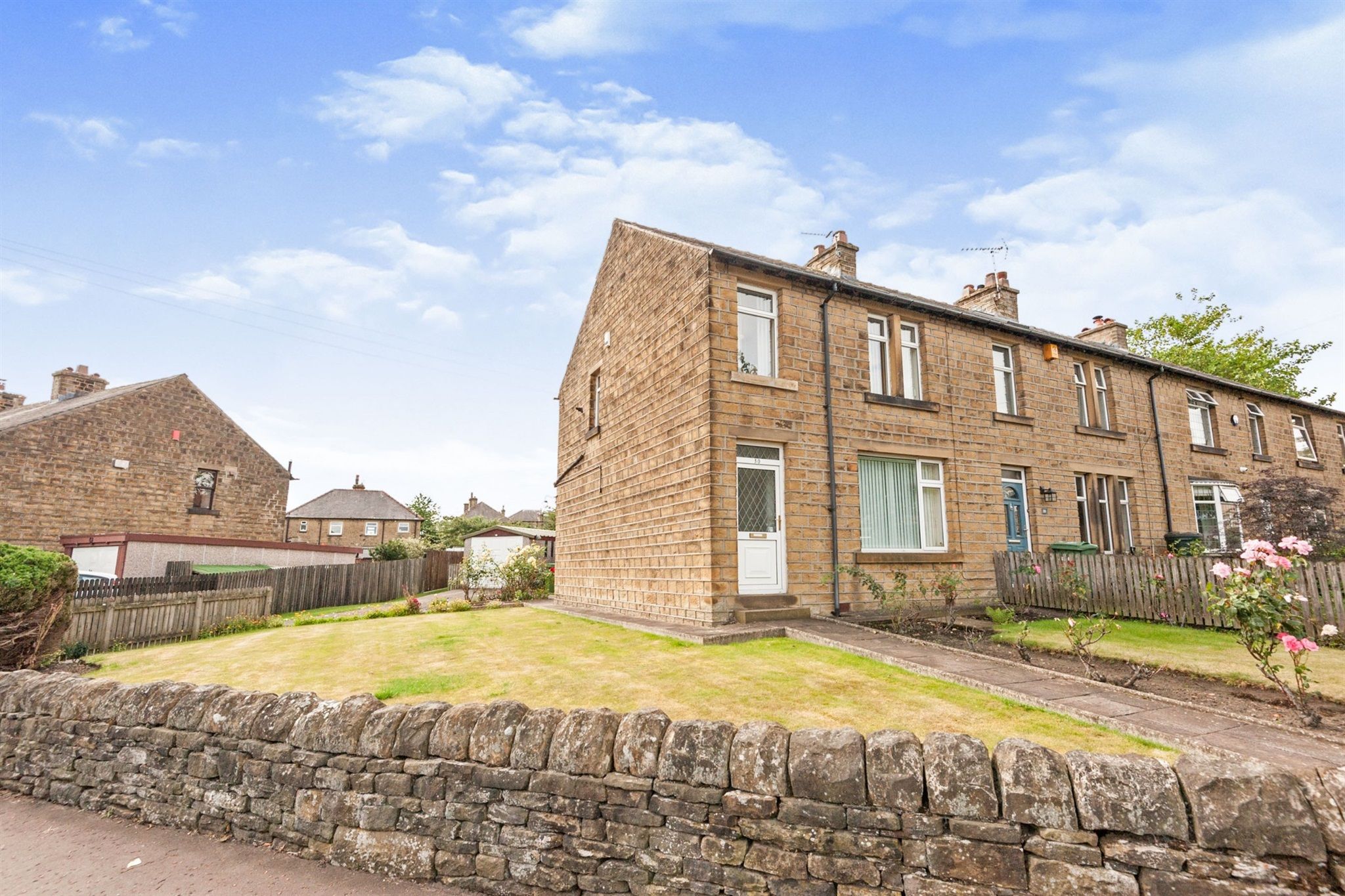 3 bed end terrace house for sale in Crescent Road, Netherton