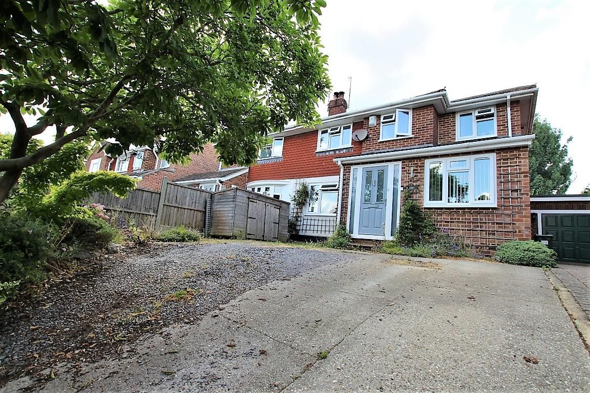 4 bed semidetached house for sale in Fairford Road, Tilehurst, Reading