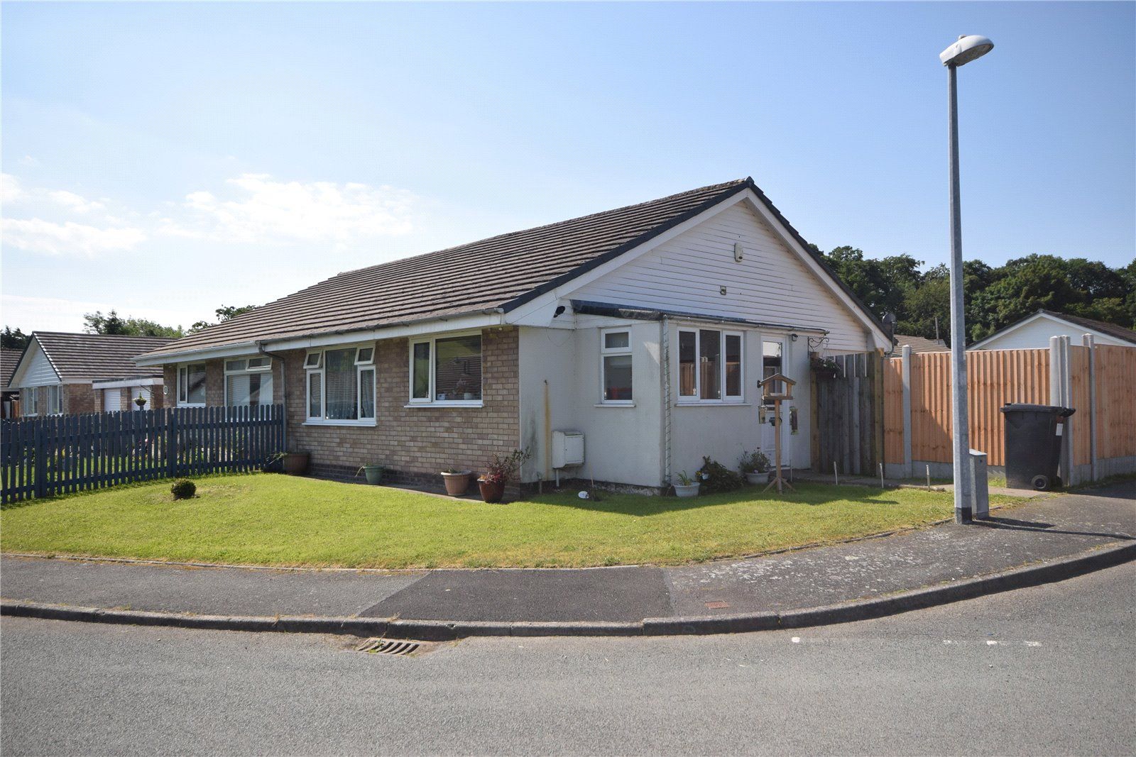 2 bed bungalow for sale in Gerddi Cledan, Carno, Caersws, Powys SY17