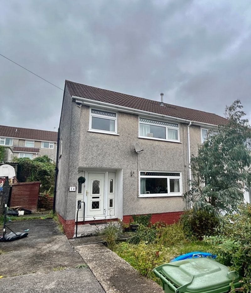 3 bed semidetached house for sale in Vale View, Llanharan, Pontyclun