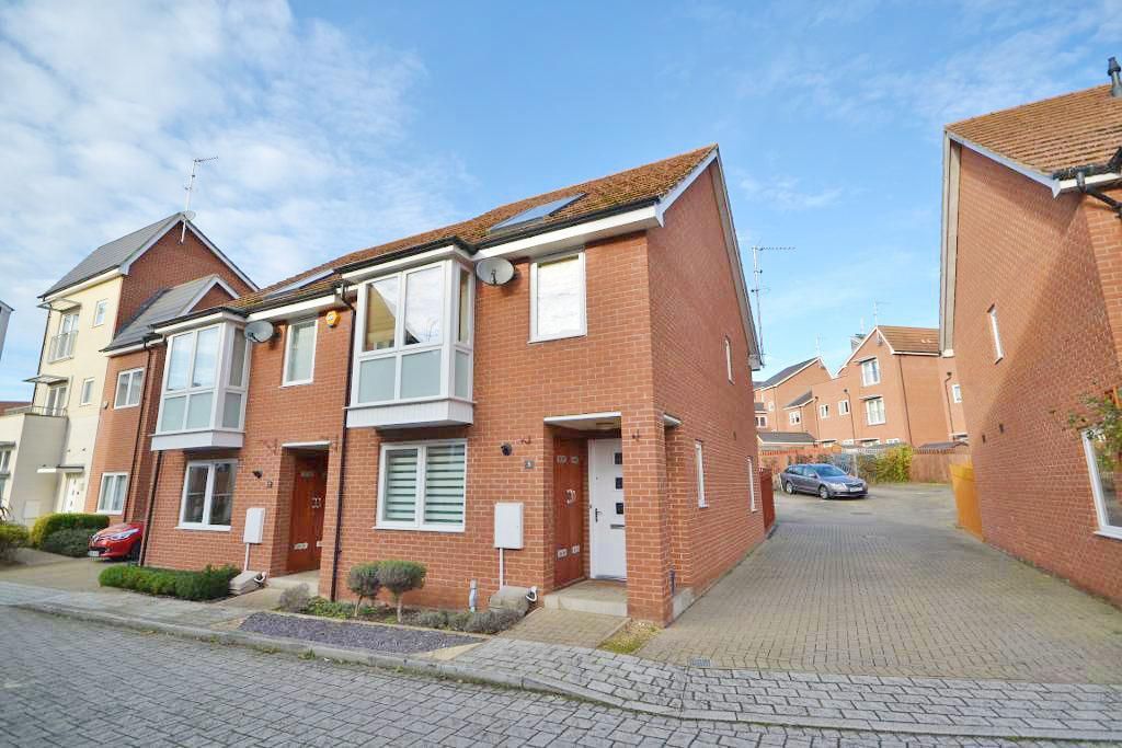 3 bed semidetached house to rent in Peck Court, Oxley Park, Milton