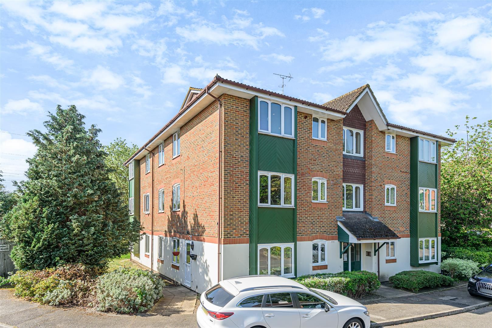 1 bed flat for sale in Missenden Gardens, Burnham SL1 Zoopla
