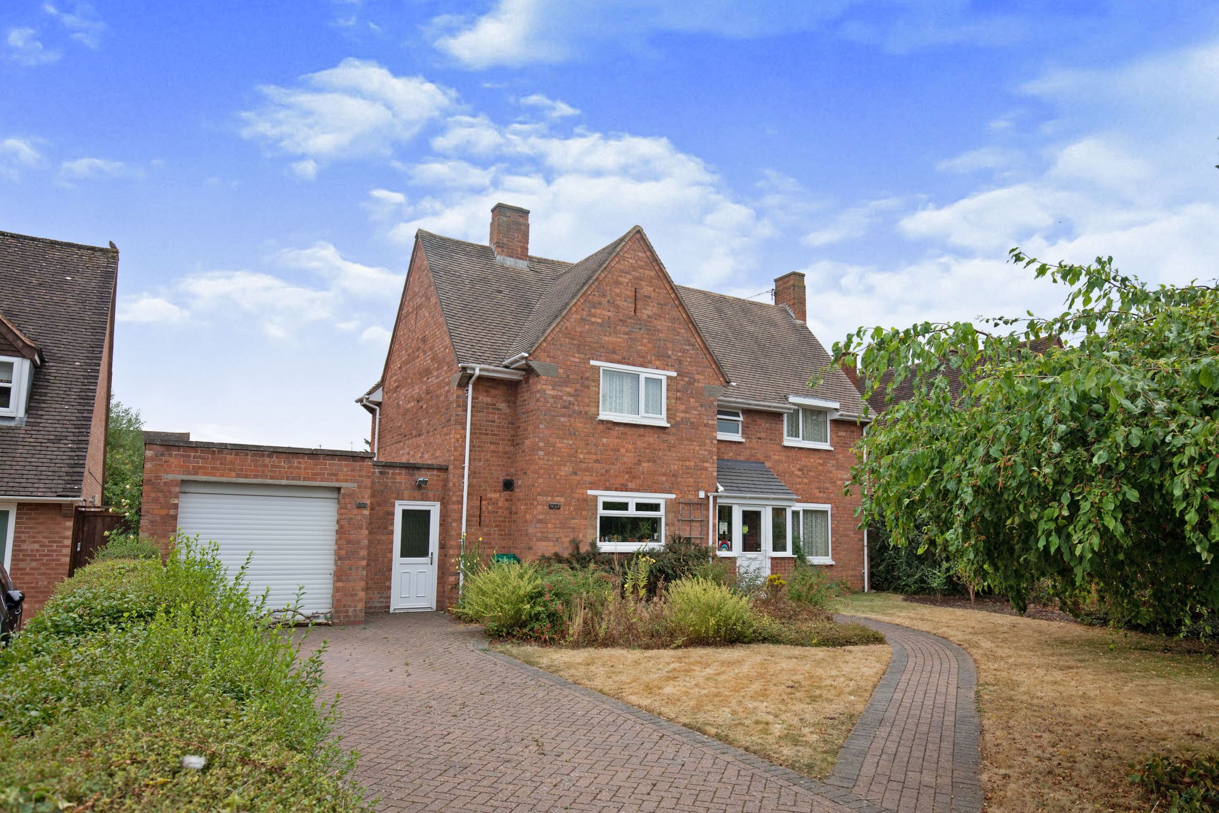 3 bed detached house for sale in Alcester Road, StratfordUponAvon