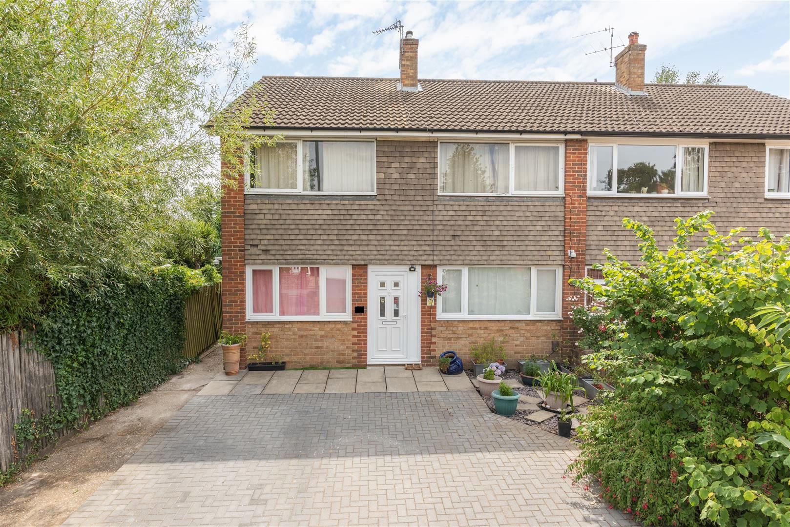 2 bed for sale in Terrace Road, WaltonOnThames, Surrey