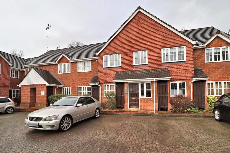 2 bed flat to rent in Vale Farm Road, Horsell, Woking GU21 Zoopla