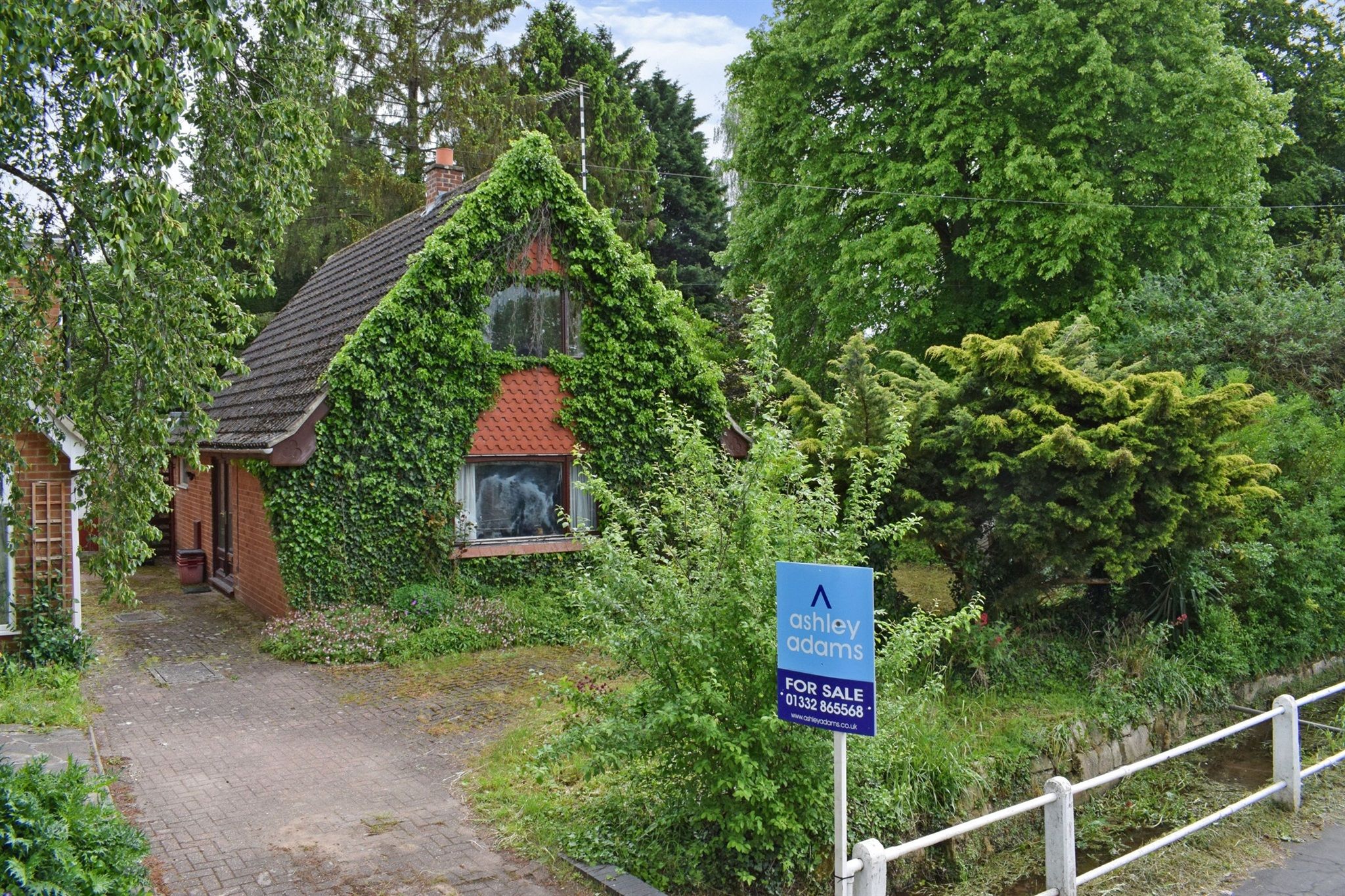 3 bed detached bungalow for sale in Main Street, Hemington, Derby DE74