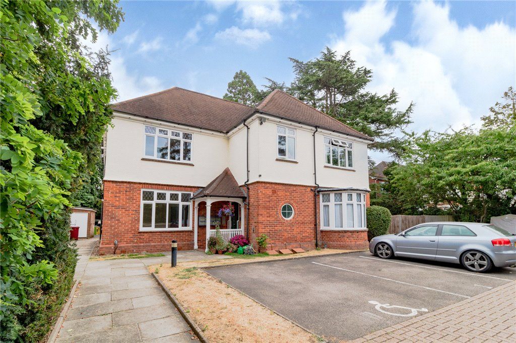 2 bed flat for sale in The Hollies, Wokingham Road, Reading RG6 Zoopla