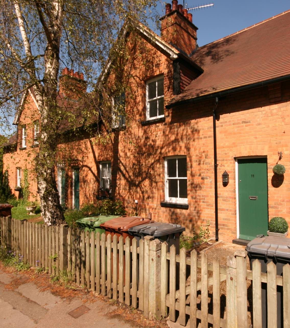 2 bed terraced house to rent in Cobden Hill, Radlett WD7 Zoopla
