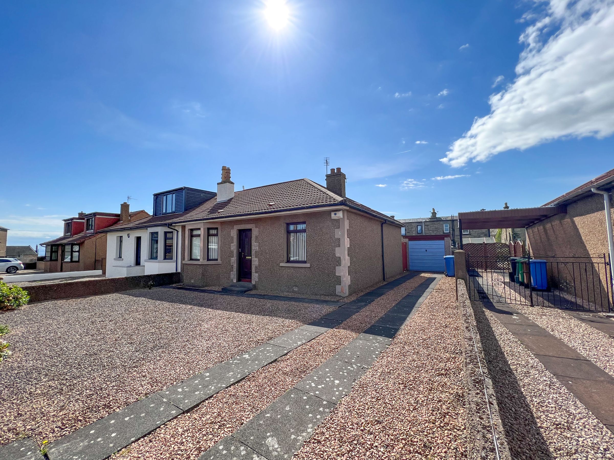 2 bed semidetached bungalow for sale in Viewforth Avenue, Kirkcaldy