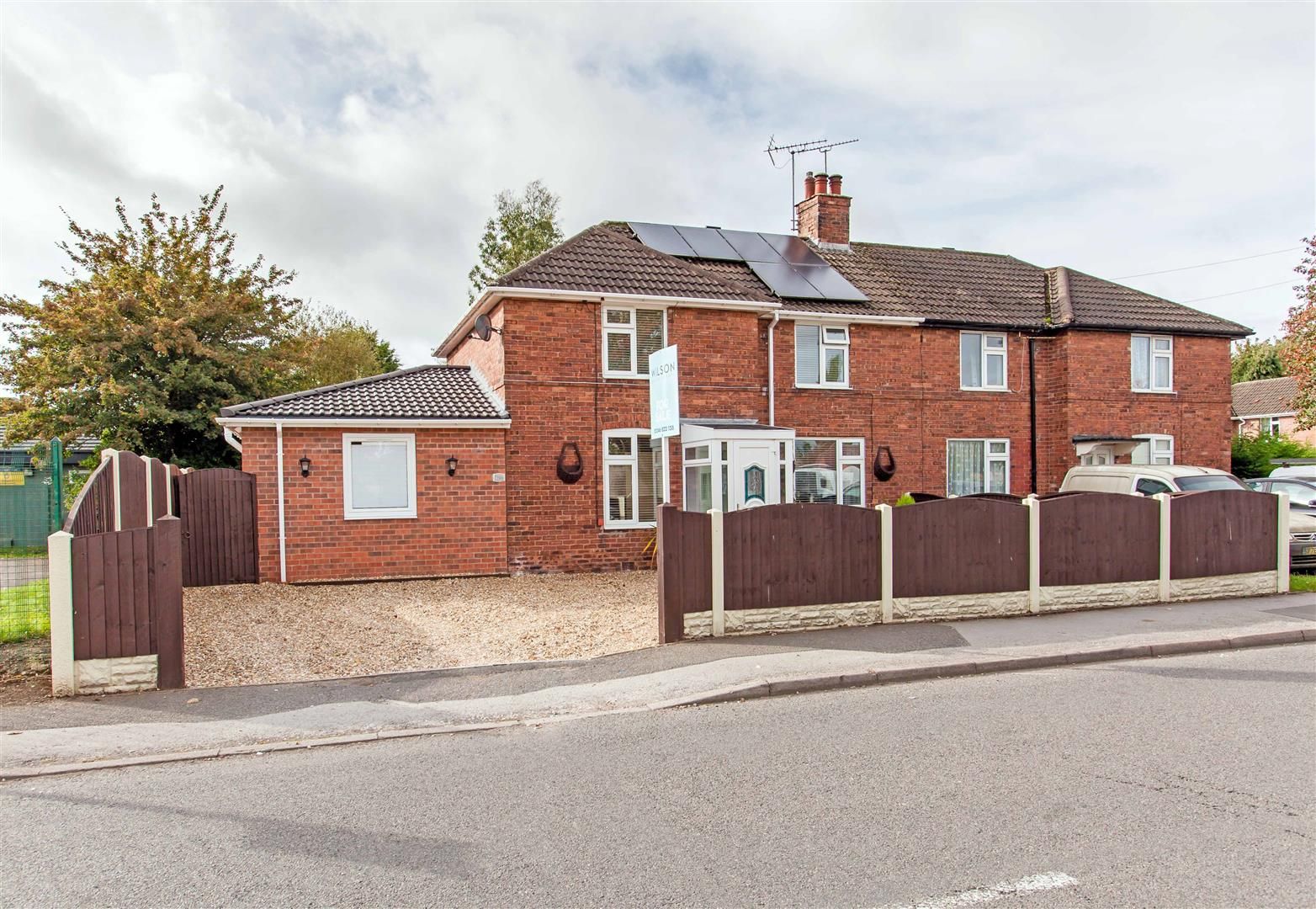4 bed semidetached house for sale in Moor Lane, Bolsover, Chesterfield