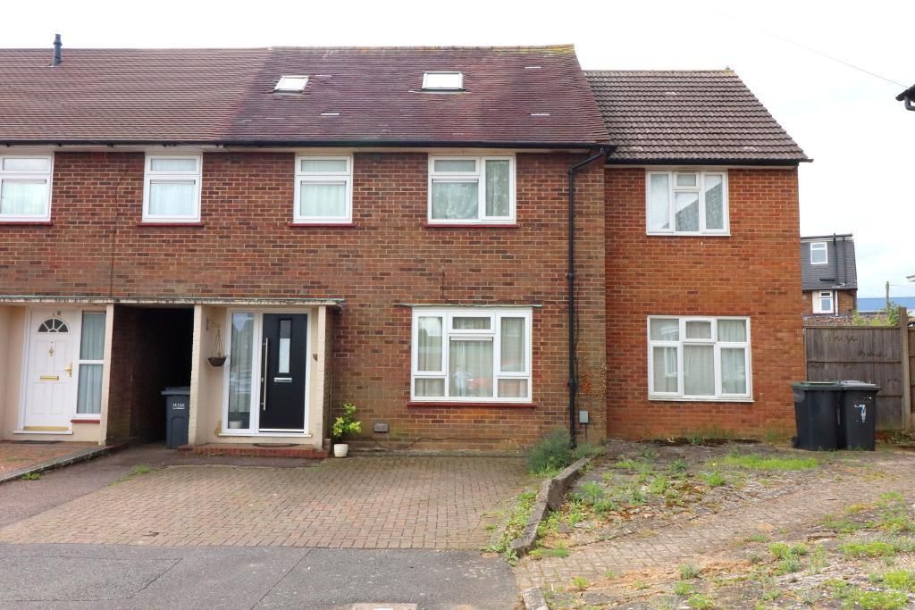 Masters Close, Luton, Bedfordshire LU1  
