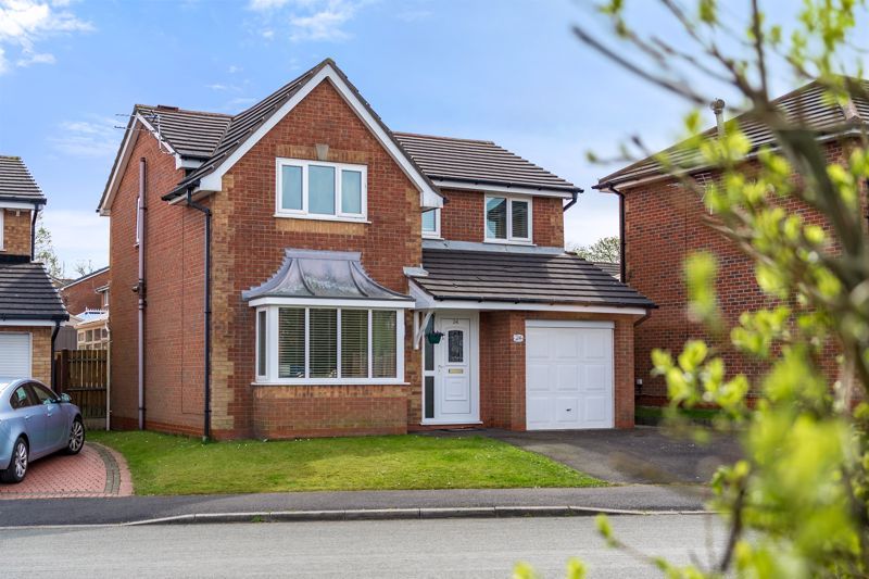 4 bed detached house for sale in Woodhurst Drive, Standish, Wigan WN6