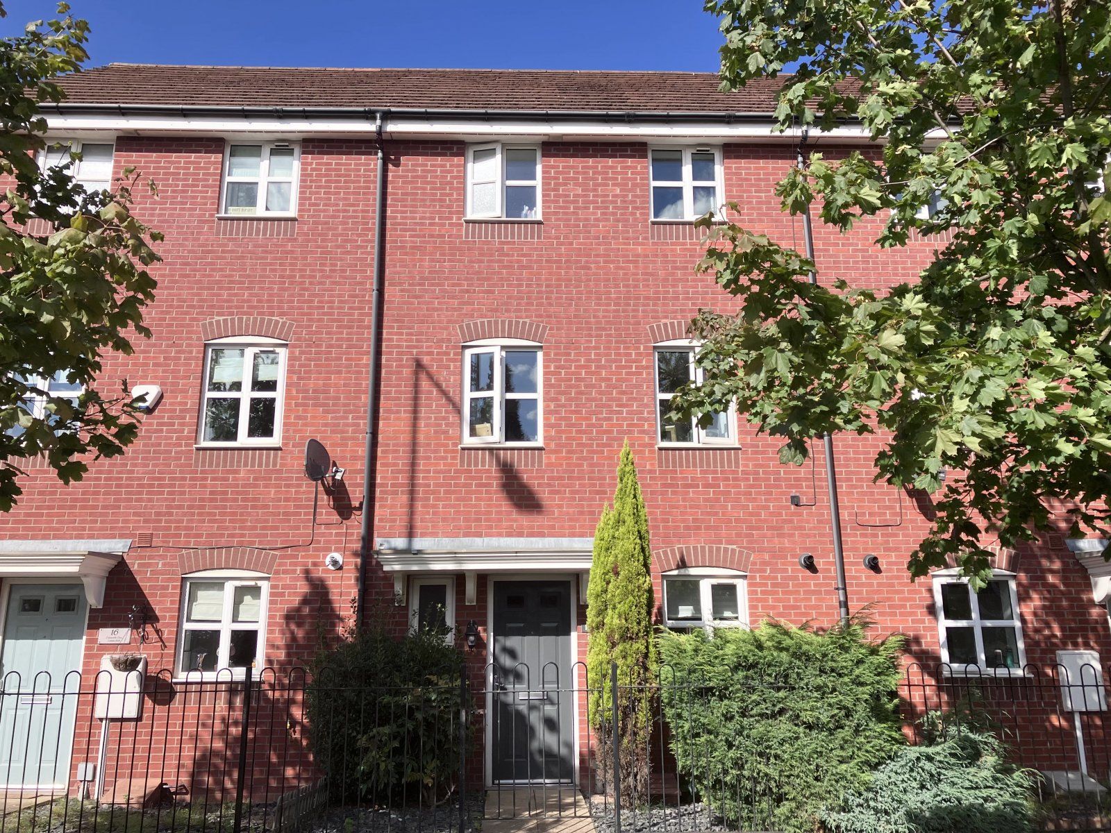 3 bed terraced house for sale in Oakworth Close, Hadley, Telford