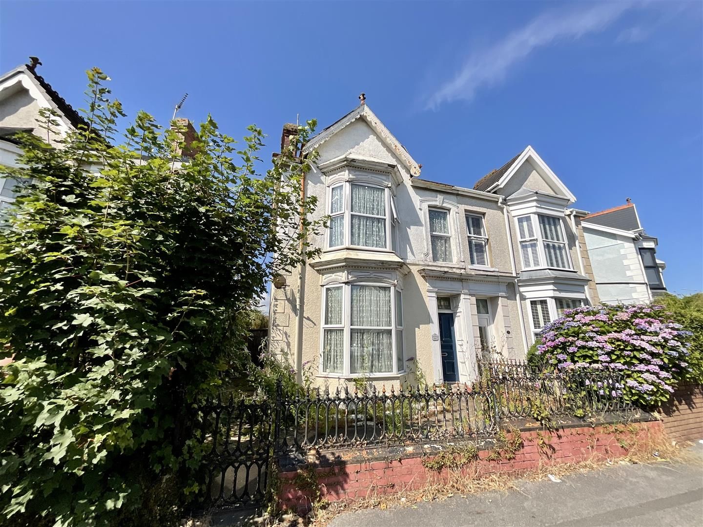4 bed semidetached house for sale in College Square, Llanelli SA15