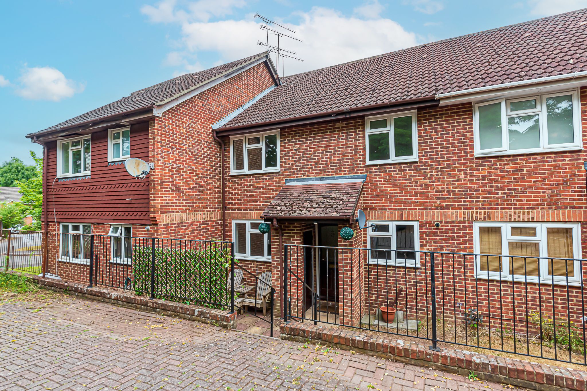 2 bed terraced house for sale in Thornfield Green, Blackwater