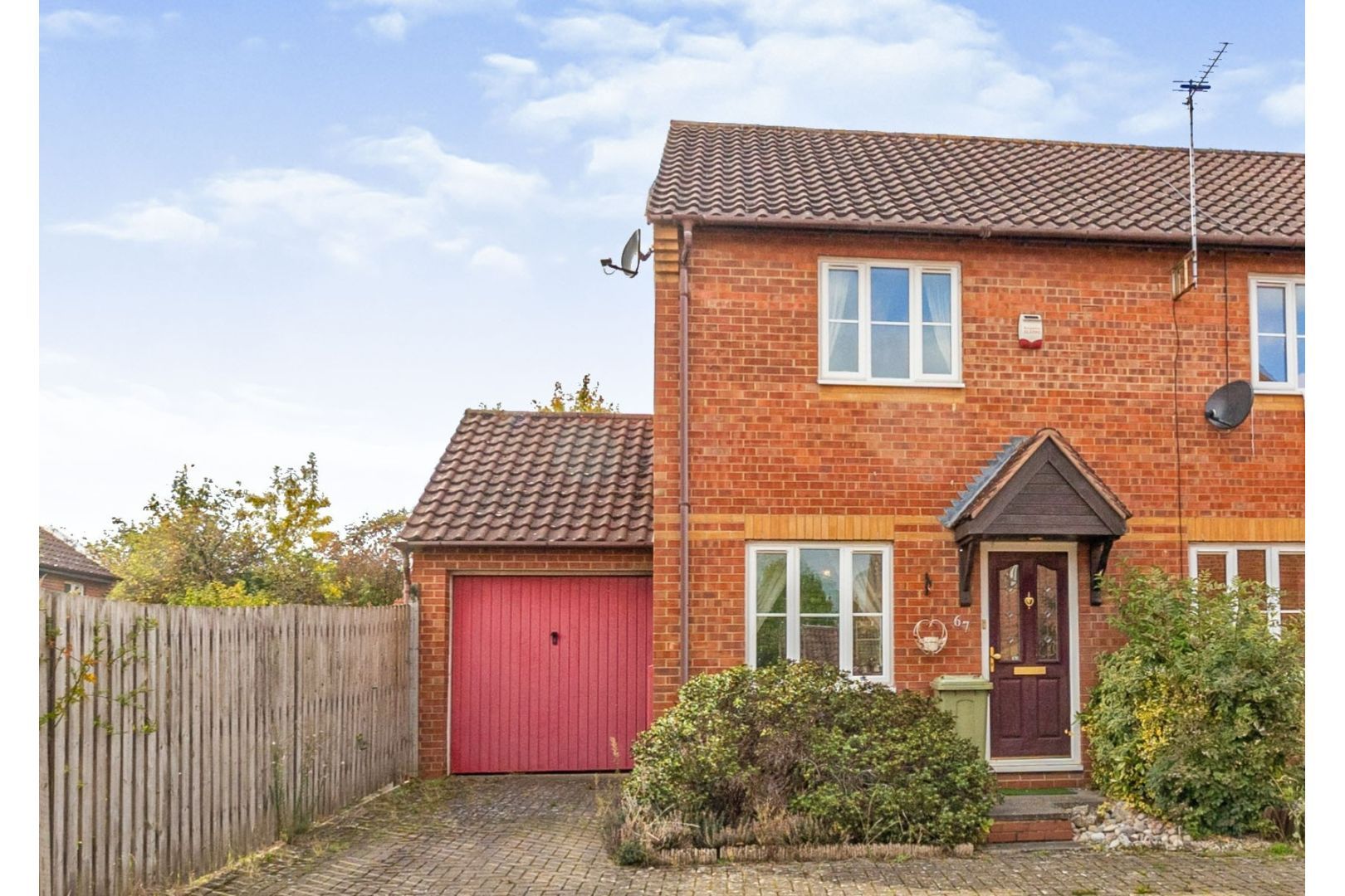 2 bed semidetached house for sale in Cressey Avenue, Shenley Brook End