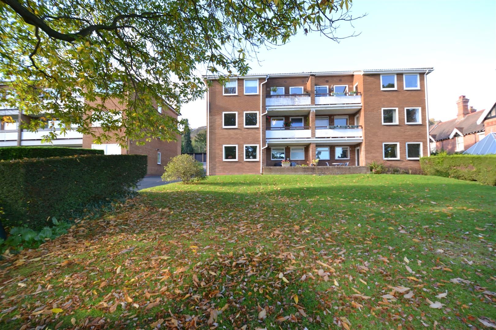 2 bed flat for sale in Priory Road, Malvern WR14 Zoopla