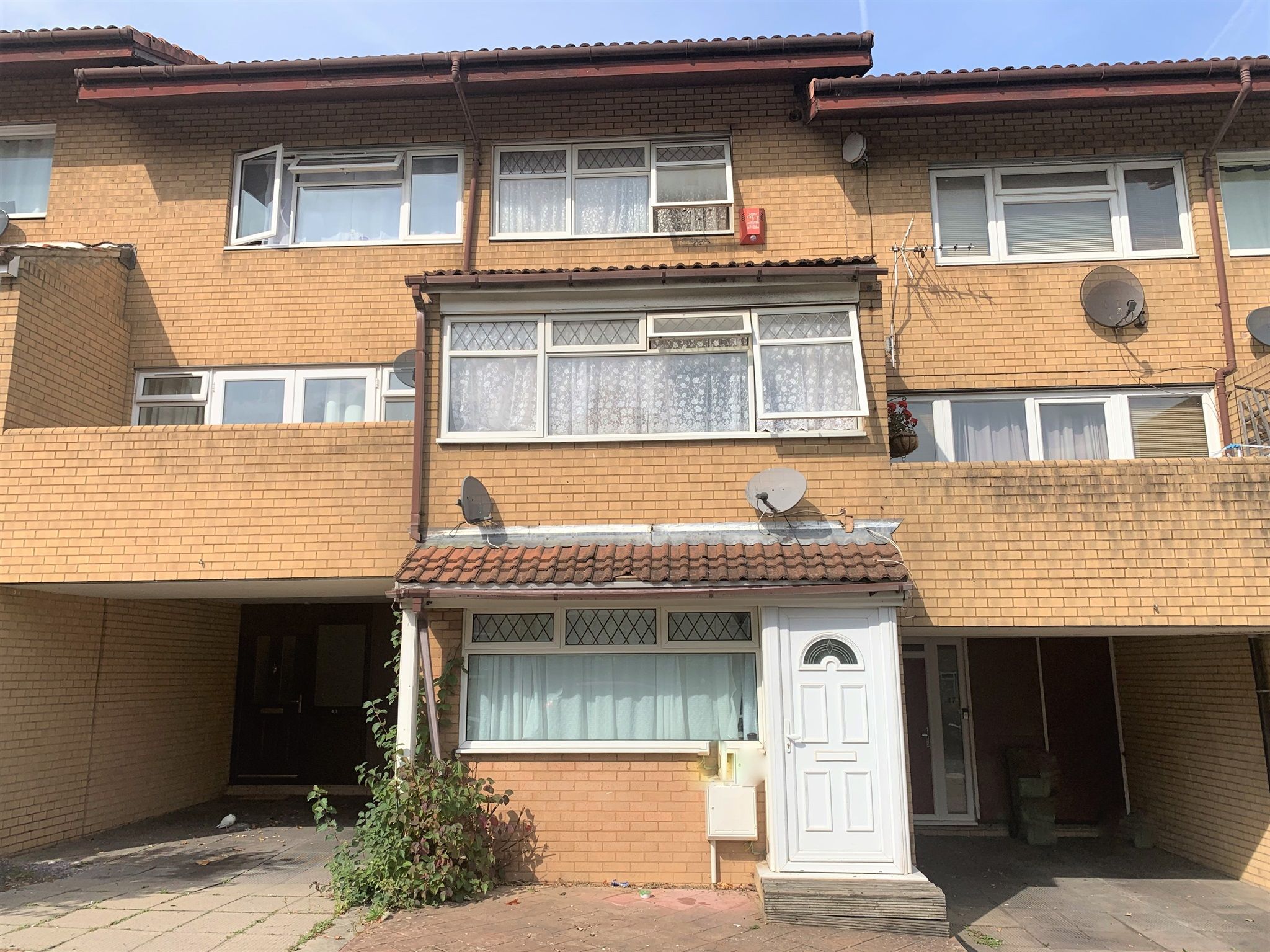 6 bed terraced house for sale in Ramsons Avenue, Conniburrow, Milton