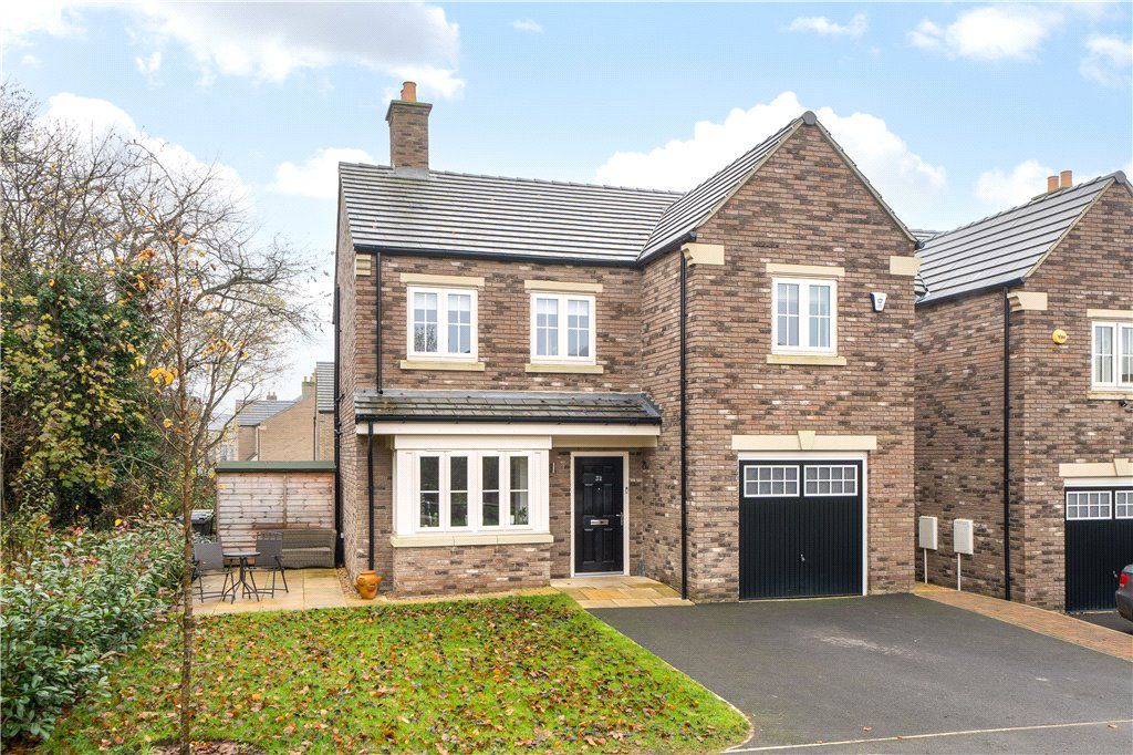 4 bed detached house for sale in Naylor Avenue, Yeadon, Leeds, West Yorkshire LS19 Zoopla