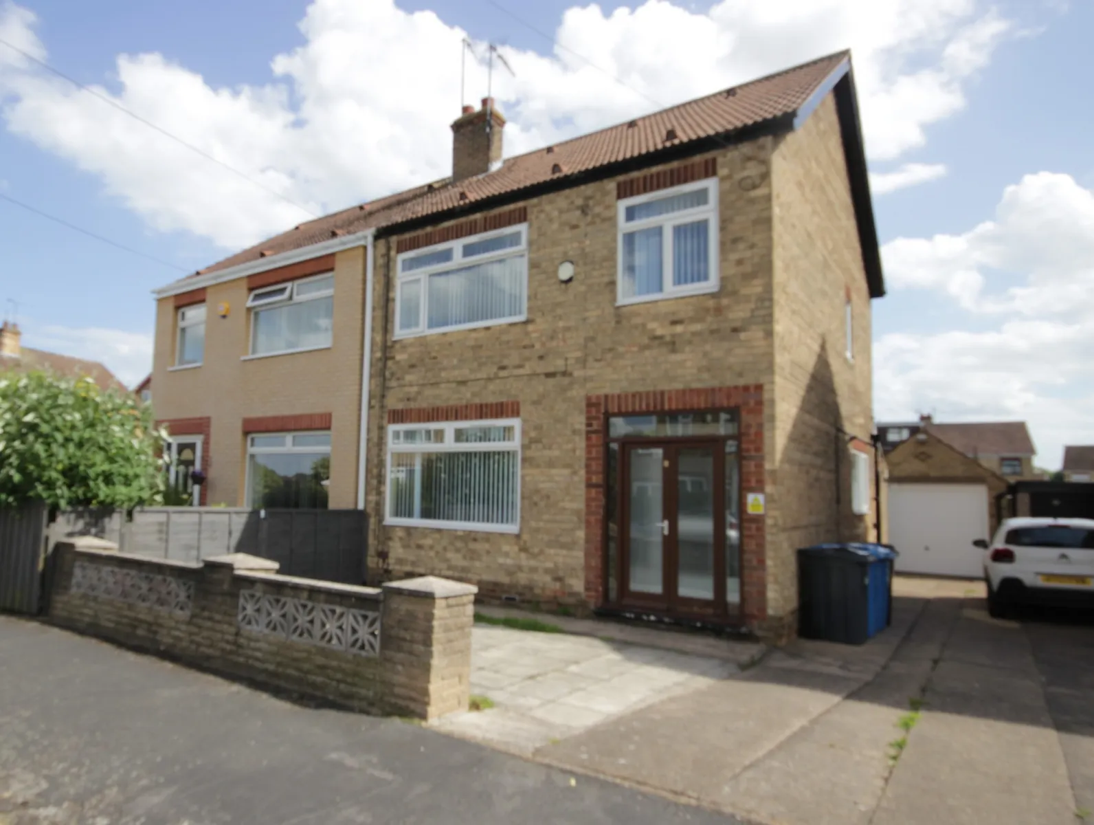 4 bed semidetached house for sale in Grangeside Avenue, Hull HU6 Zoopla