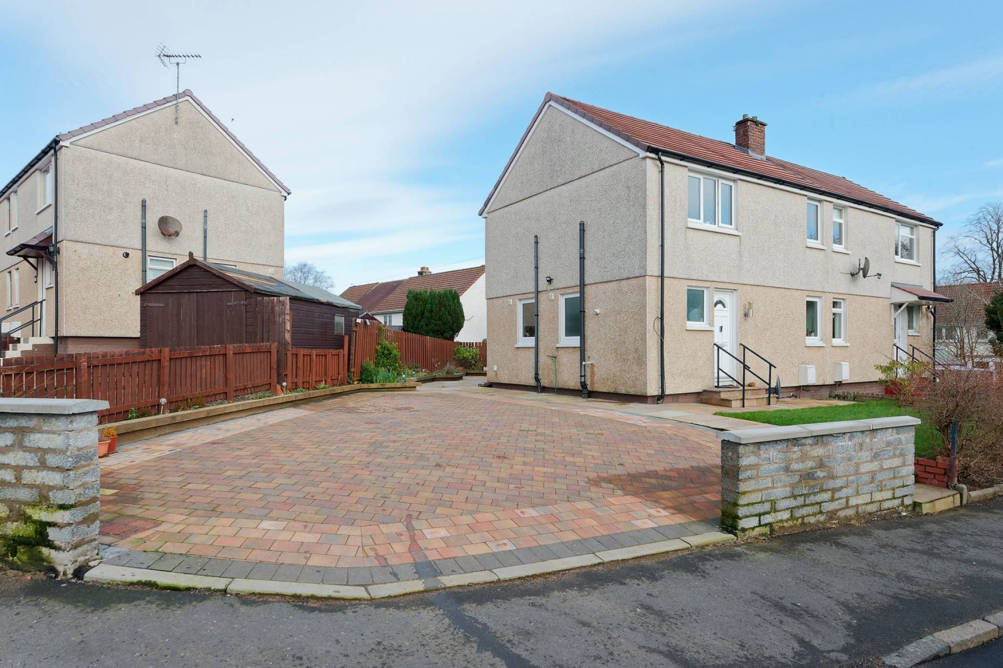 3 bed semidetached house for sale in Wingate Avenue, Dalry, North
