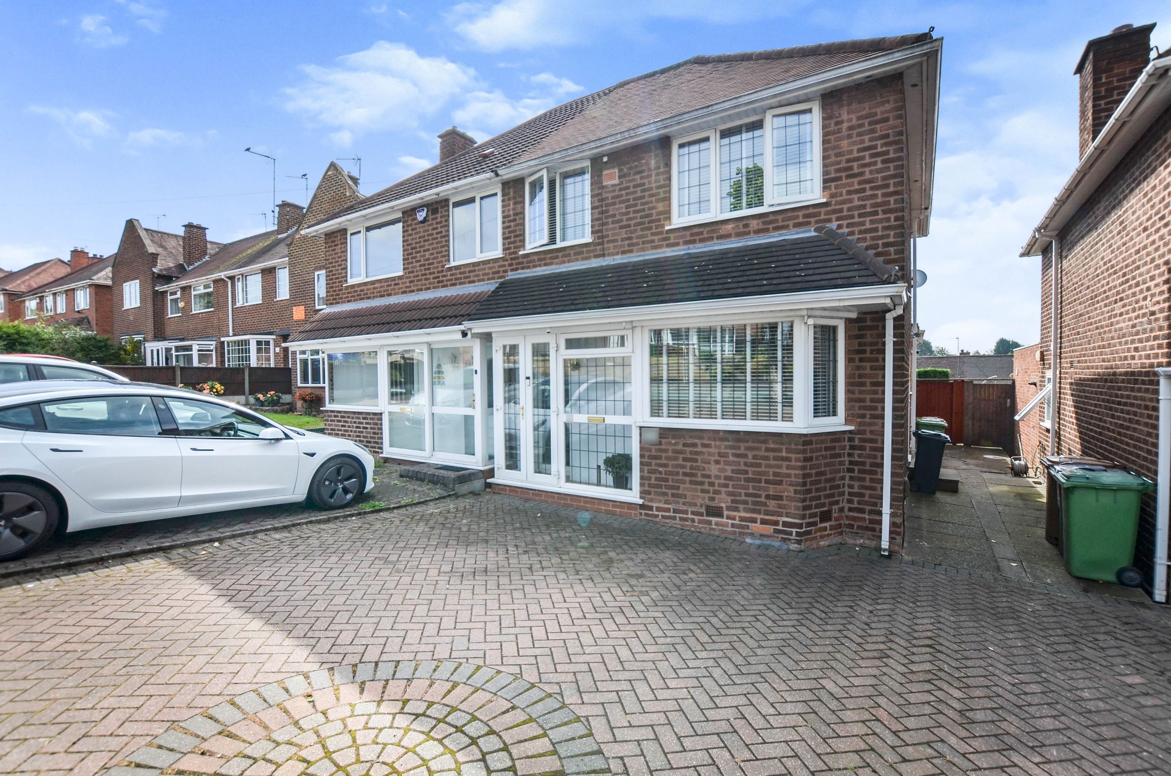 3 bed semidetached house for sale in Tyndale Crescent, Great Barr B43