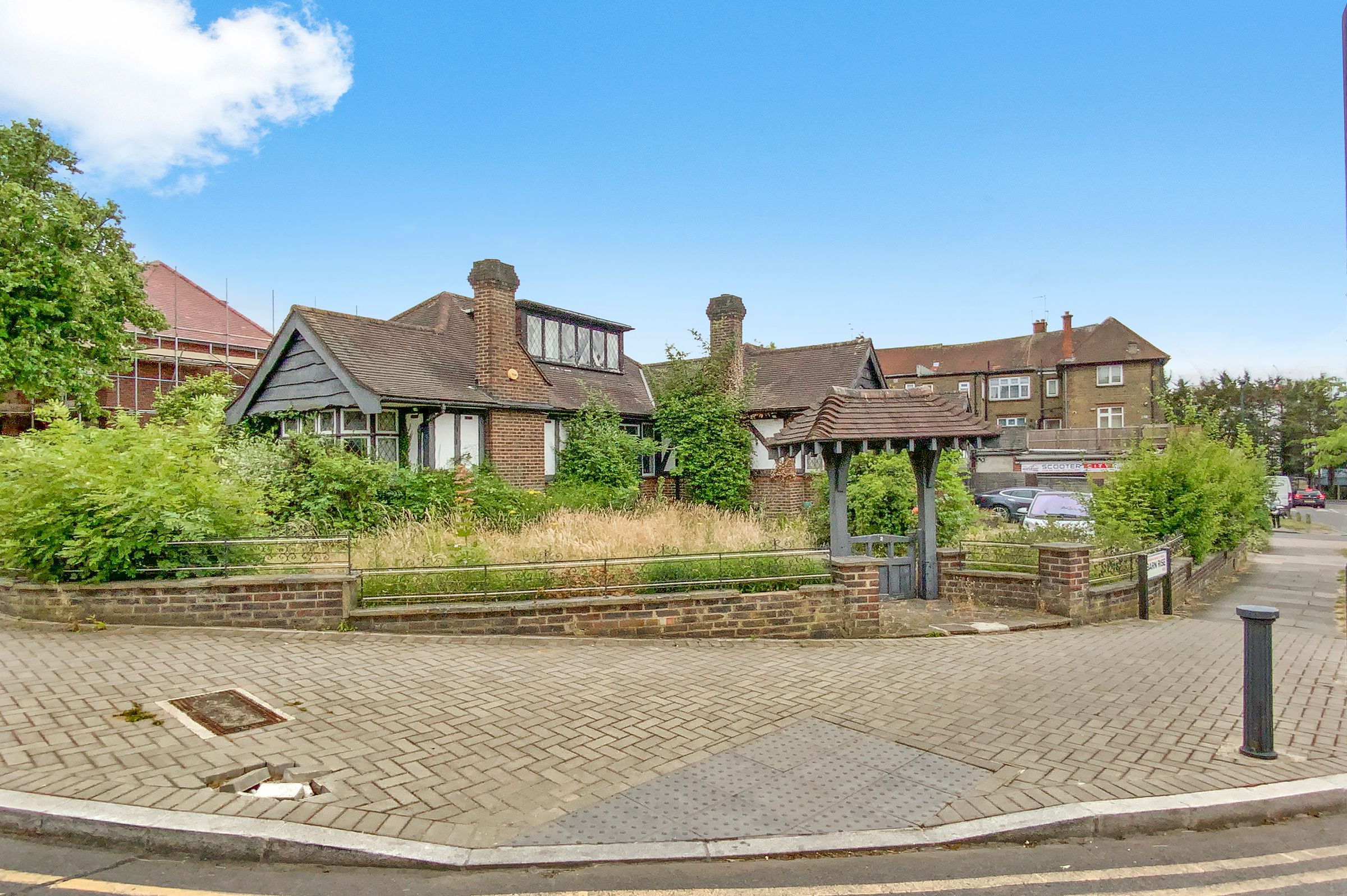 5 bed bungalow for sale in Barn Rise, Wembley, Greater London HA9 Zoopla