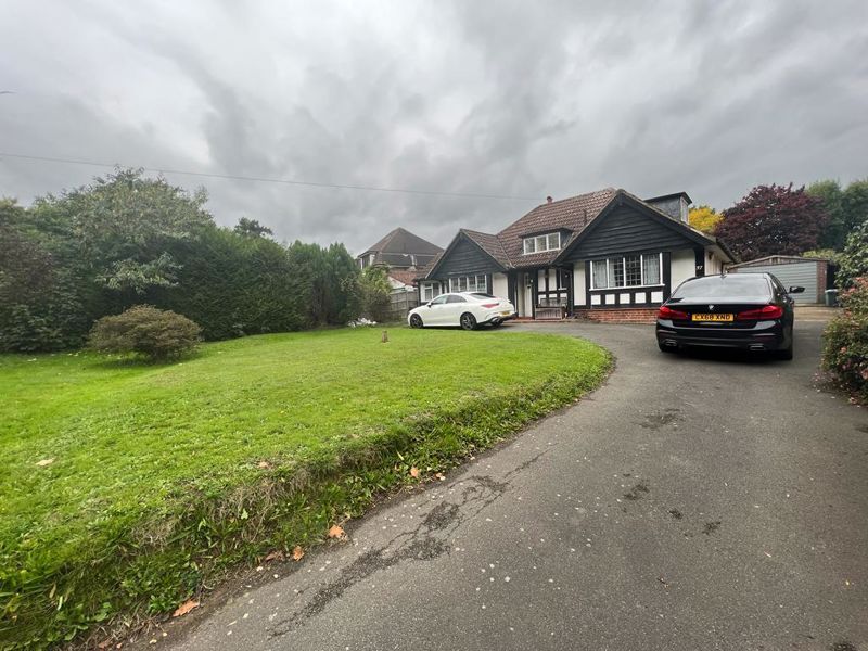 4 bed bungalow to rent in Richings Way, Iver SL0 Zoopla