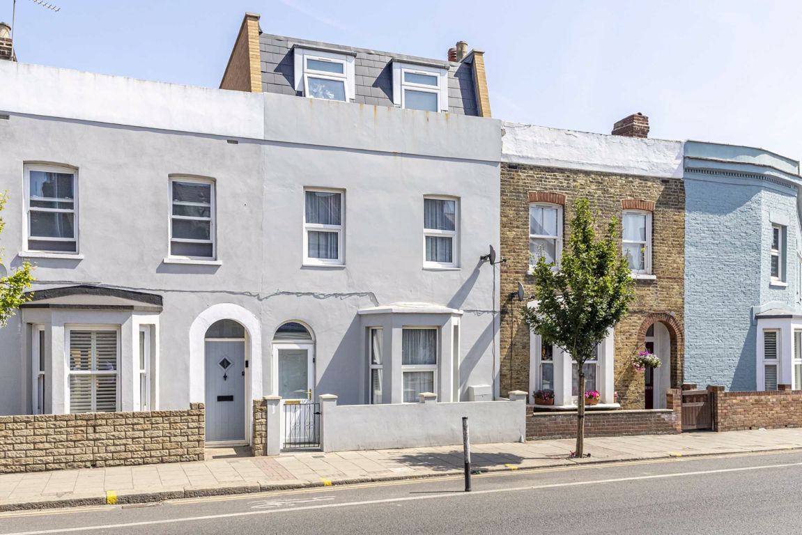 3 bed terraced house for sale in Garratt Lane, London SW17 Zoopla