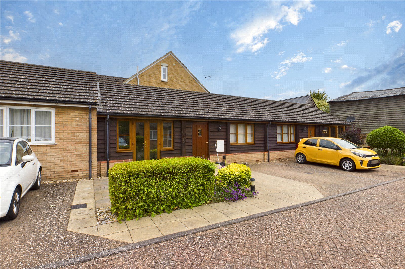 Bungalow to rent in Hunts End Court, Buckden, Huntingdon, Cambs PE19