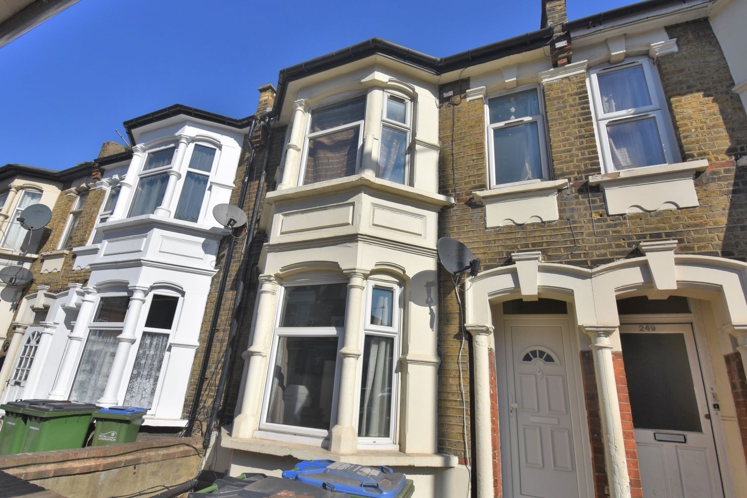 3 bed flat for sale in Plumstead High Street, London SE18 Zoopla