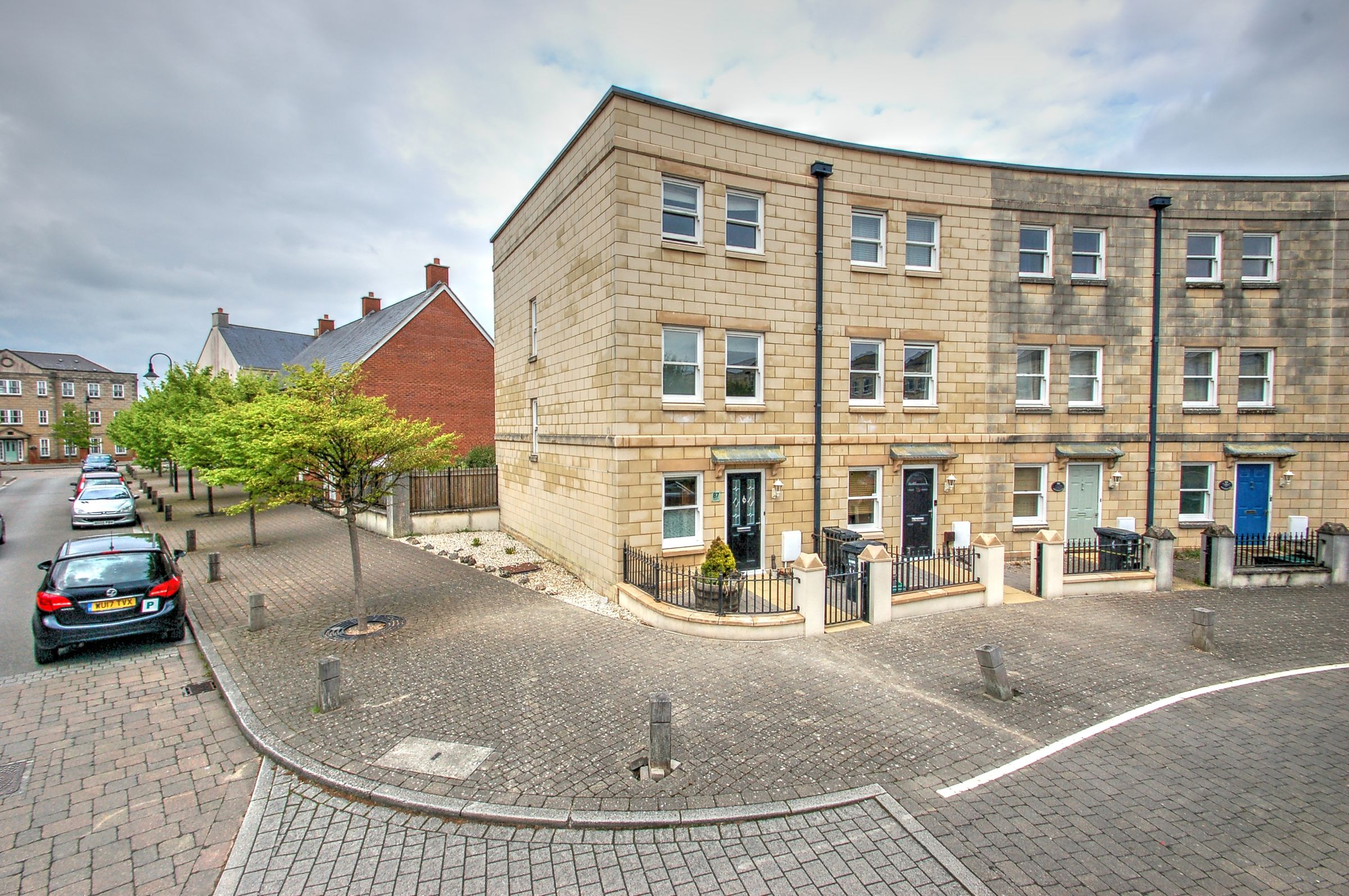 4 bed end terrace house for sale in Longridge Way, WestonSuperMare