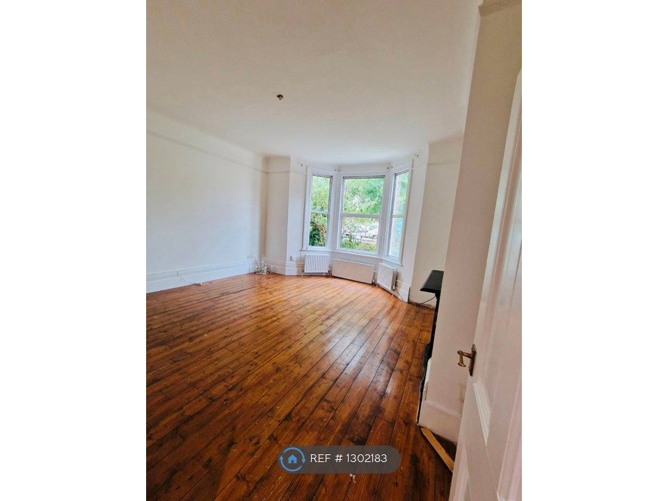 2 bed flat to rent in Kempshott Road, London SW16 Zoopla