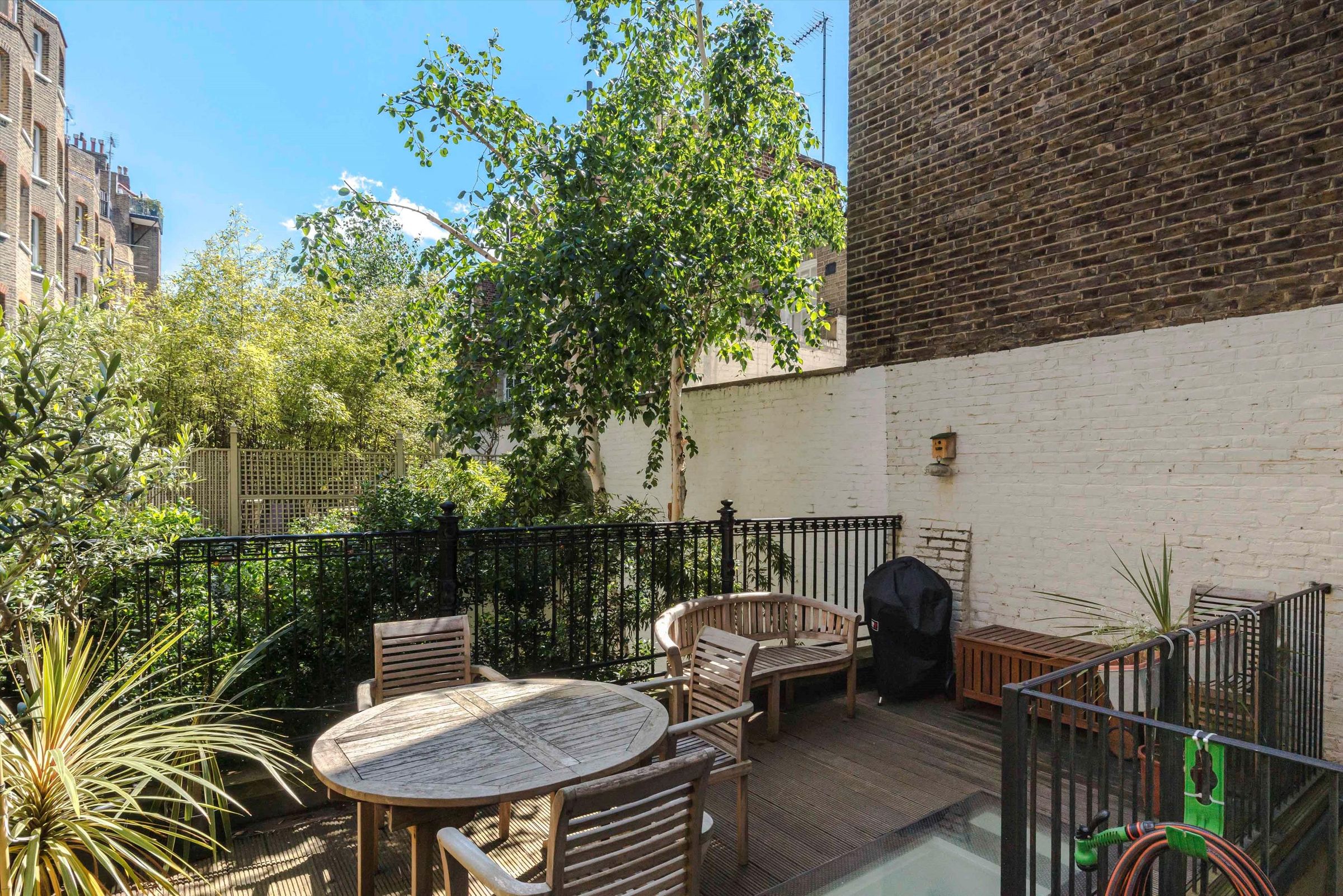 2 bed flat for sale in Royal Hospital Road, London SW3. Zoopla