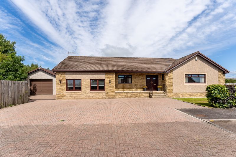5 bed detached bungalow for sale in Fisher Court, Knockentiber