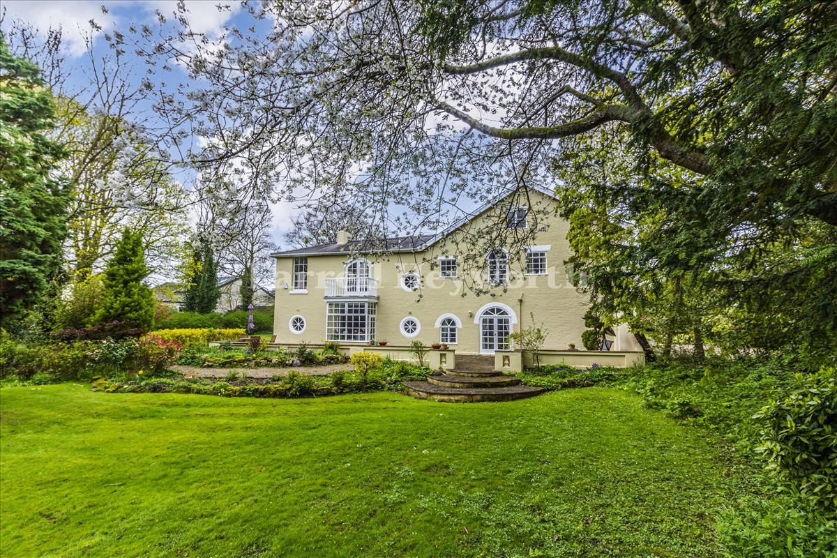 5 bed property for sale in Lea Road, Preston PR4 Zoopla