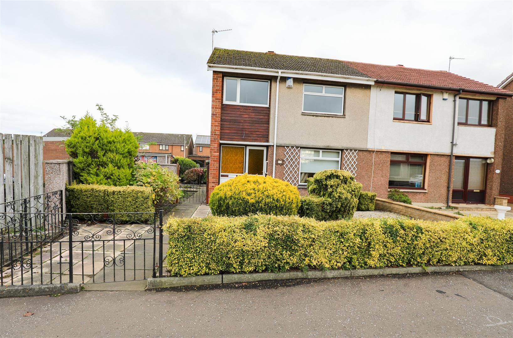 3 bed semidetached house for sale in Catherine Terrace, Crosshill