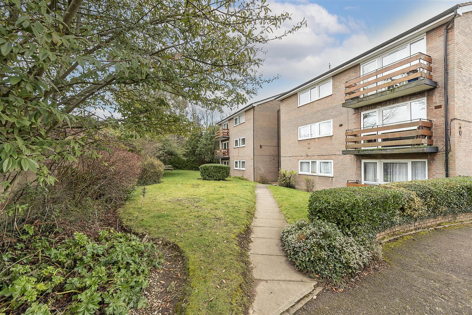 2 bed flat for sale in Avenue Road, St.Albans AL1 Zoopla
