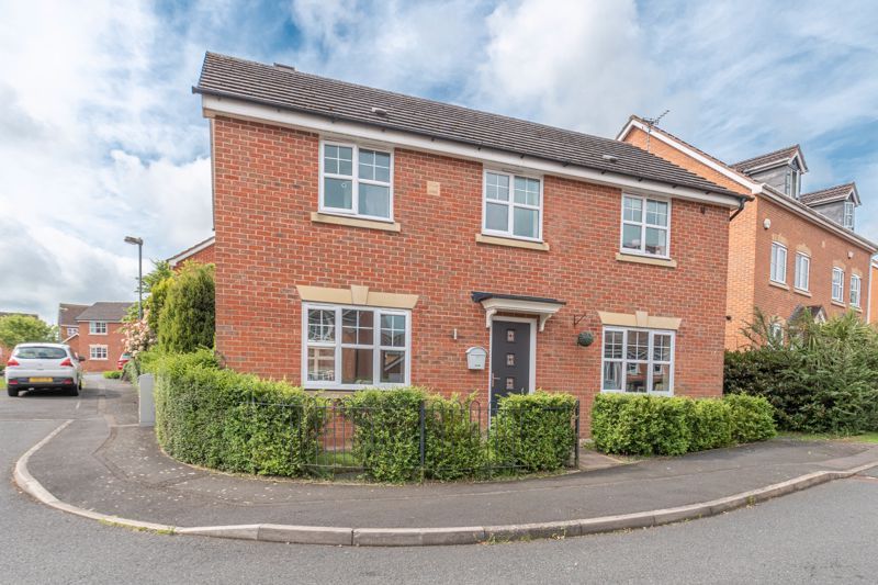 4 bed detached house for sale in Wheatcroft Close, Brockhill, Redditch