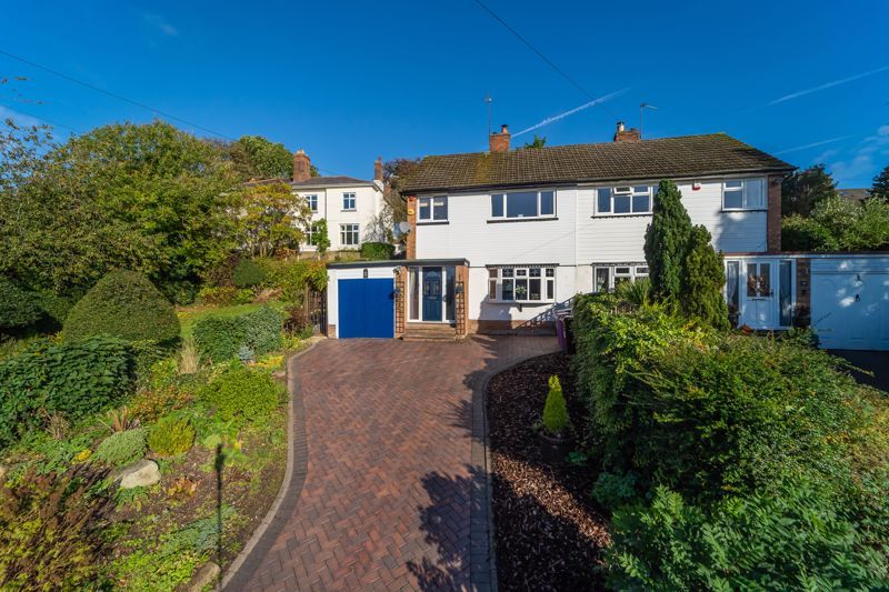 3 bed semidetached house for sale in Vicarage Road, Penn